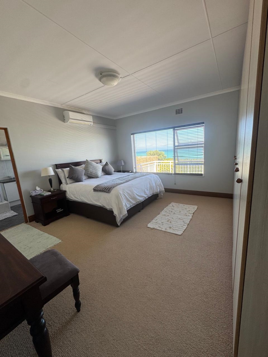 6 Bedroom Property for Sale in Aston Bay Eastern Cape
